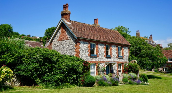 Conveyancing for Listed Residential Properties: What You Need to Know